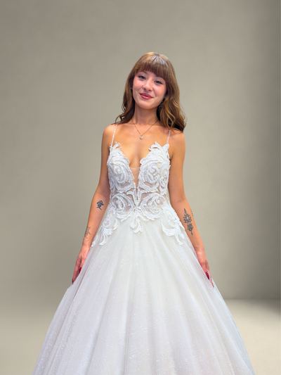 Miss Helen Gelinlik